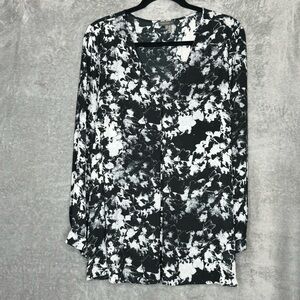 Vince Camuto Black and White Floral Blouse